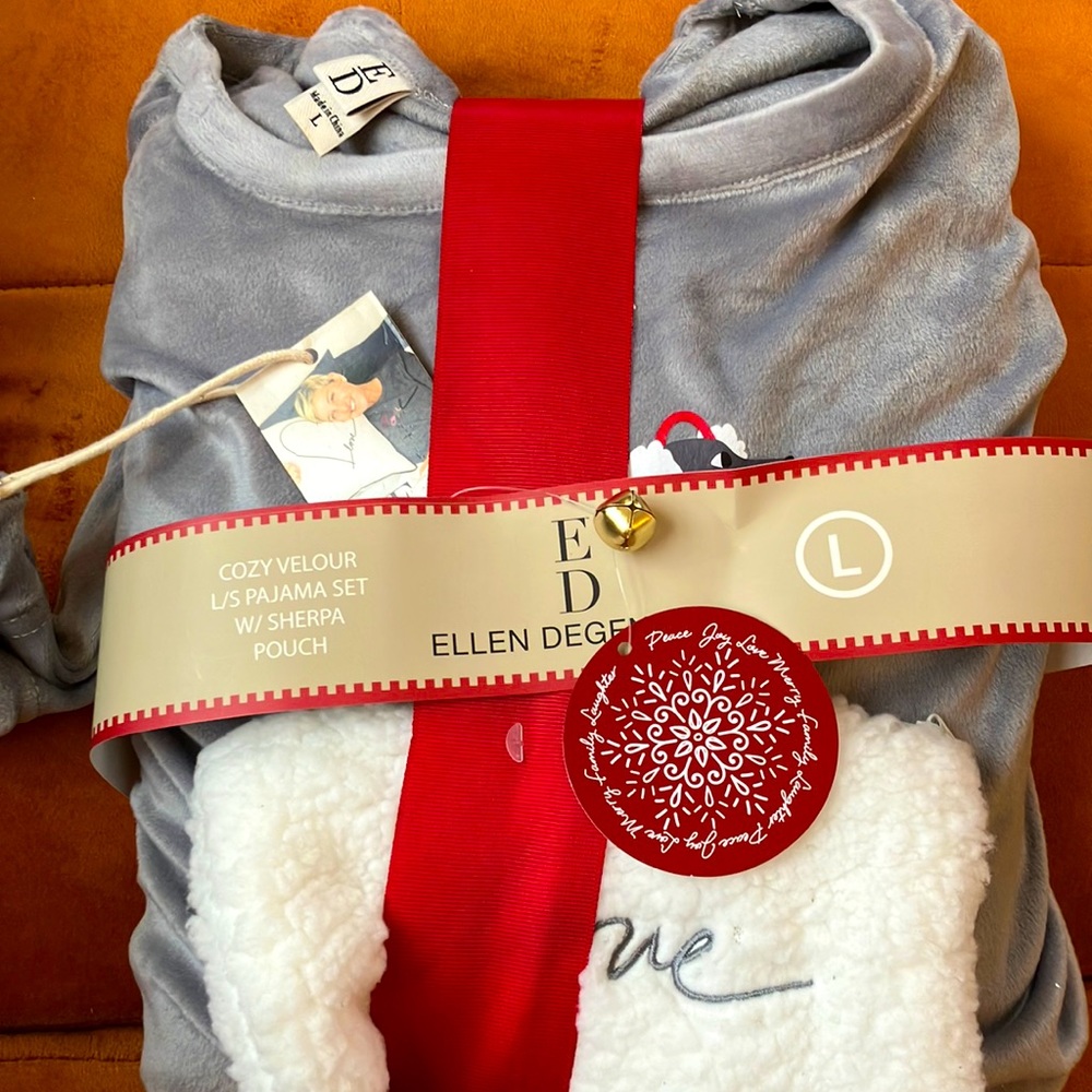 NWT ED by Ellen Degenerous velour pajamas w/ Sherpa pouch